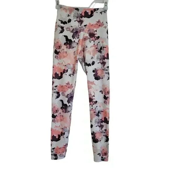 Balance Collection Women's White/Black/Pink Water Mark Leggings - Picture 10 of 11